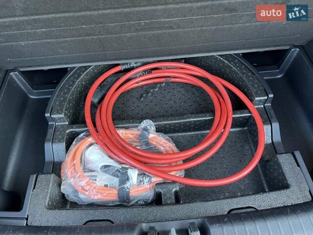 Чорний Кіа Niro, об'ємом двигуна 0 л та пробігом 112 тис. км за 20499 $, фото 29 на Automoto.ua