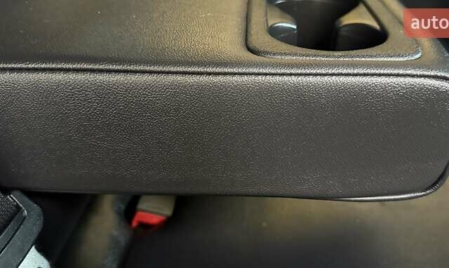 Черный Киа Niro, объемом двигателя 0 л и пробегом 98 тыс. км за 17450 $, фото 77 на Automoto.ua