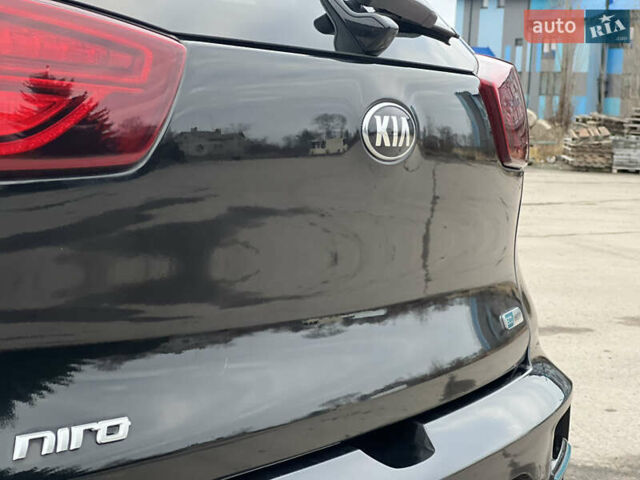 Чорний Кіа Niro, об'ємом двигуна 0 л та пробігом 140 тис. км за 17999 $, фото 27 на Automoto.ua