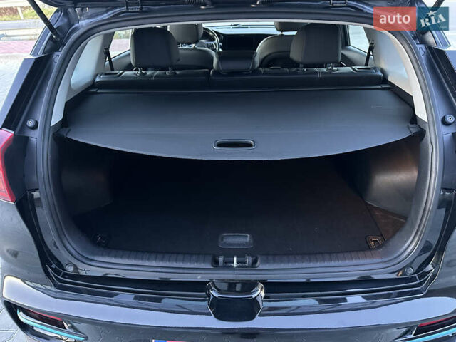 Чорний Кіа Niro, об'ємом двигуна 0 л та пробігом 98 тис. км за 19400 $, фото 49 на Automoto.ua