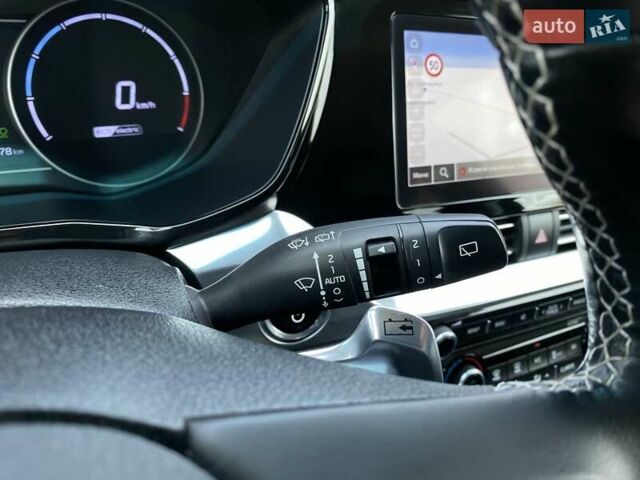 Киа Niro 2020 в Львове на Automoto.ua Черный Киа Niro, объемом двигателя 0 л и пробегом 115 тыс. км за 20300 $, фото 29 на Automoto.ua