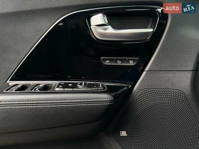 Чорний Кіа Niro, об'ємом двигуна 0 л та пробігом 69 тис. км за 23200 $, фото 2 на Automoto.ua