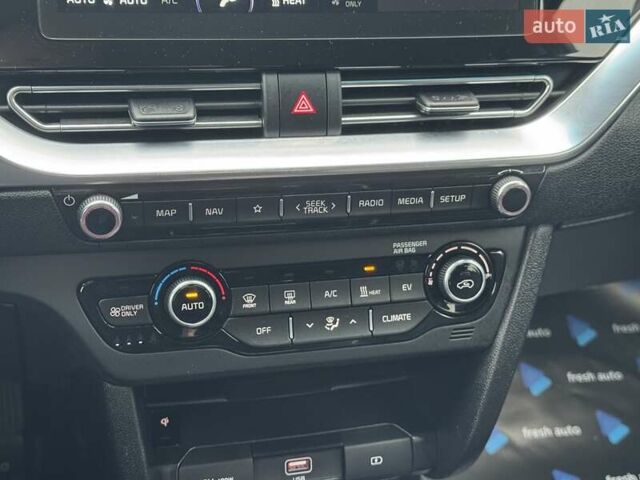 Черный Киа Niro, объемом двигателя 0 л и пробегом 113 тыс. км за 21900 $, фото 25 на Automoto.ua