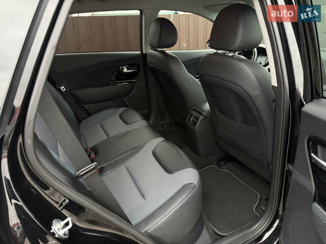 Черный Киа Niro, объемом двигателя 0 л и пробегом 61 тыс. км за 19300 $, фото 20 на Automoto.ua