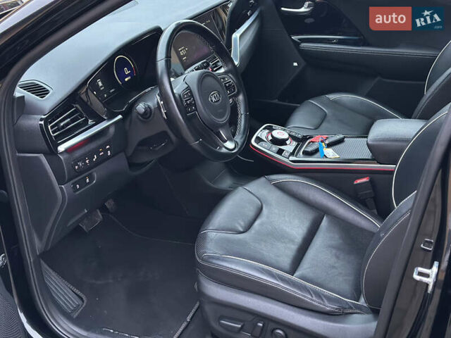 Черный Киа Niro, объемом двигателя 0 л и пробегом 135 тыс. км за 18650 $, фото 12 на Automoto.ua