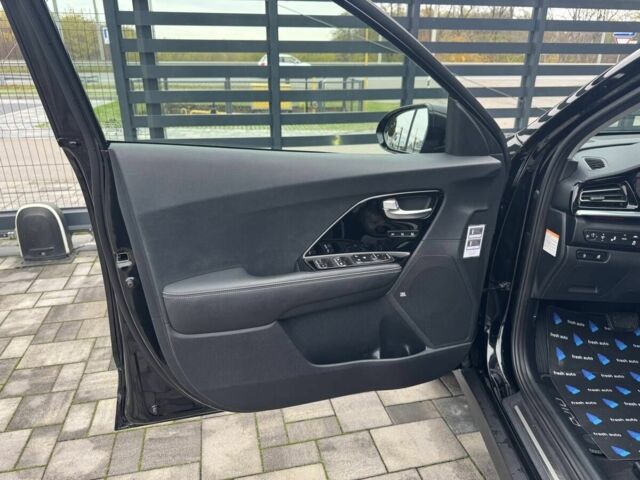 Черный Киа Niro, объемом двигателя 0 л и пробегом 112 тыс. км за 21900 $, фото 13 на Automoto.ua