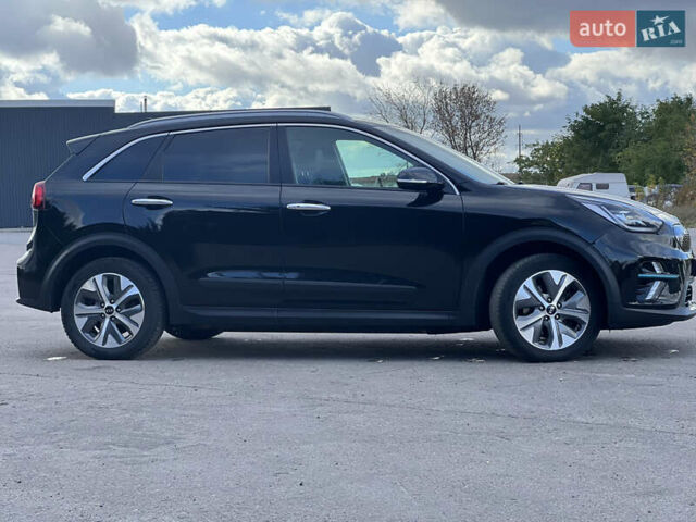 Черный Киа Niro, объемом двигателя 0 л и пробегом 140 тыс. км за 18199 $, фото 4 на Automoto.ua