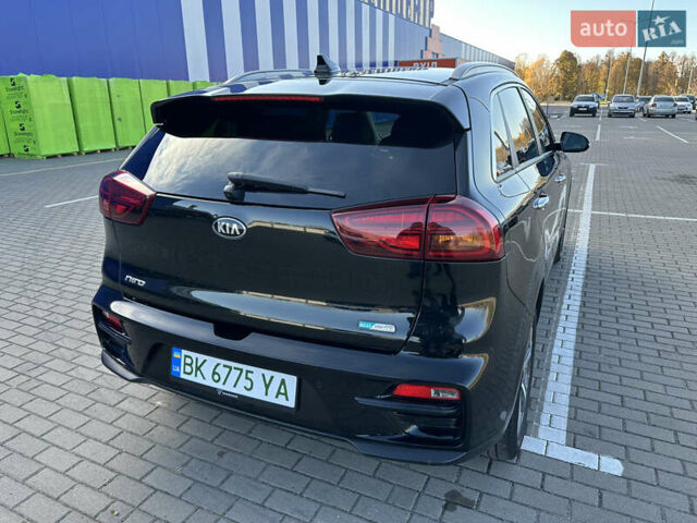 Чорний Кіа Niro, об'ємом двигуна 0 л та пробігом 144 тис. км за 19500 $, фото 15 на Automoto.ua