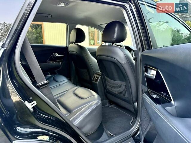 Черный Киа Niro, объемом двигателя 0 л и пробегом 128 тыс. км за 16800 $, фото 79 на Automoto.ua