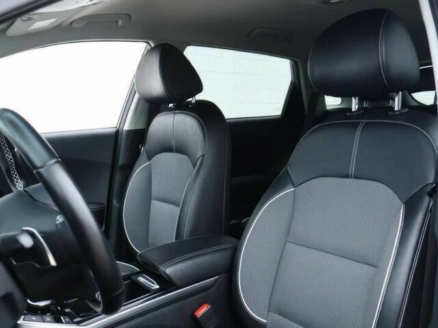 Черный Киа Niro, объемом двигателя 0 л и пробегом 46 тыс. км за 10500 $, фото 7 на Automoto.ua