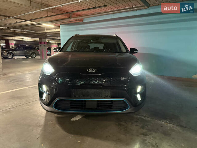Чорний Кіа Niro, об'ємом двигуна 0 л та пробігом 107 тис. км за 18999 $, фото 4 на Automoto.ua