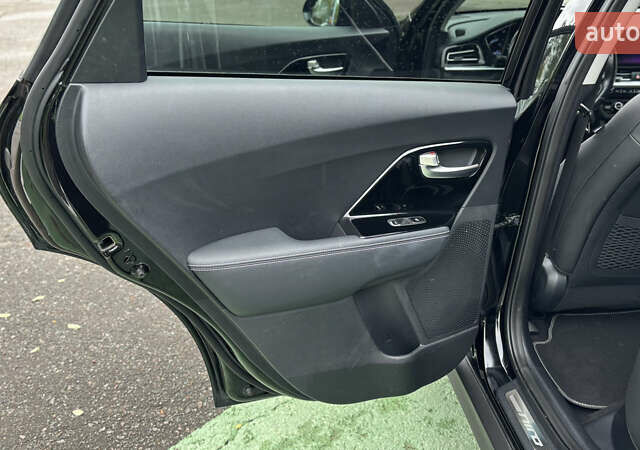 Чорний Кіа Niro, об'ємом двигуна 0 л та пробігом 110 тис. км за 19500 $, фото 67 на Automoto.ua