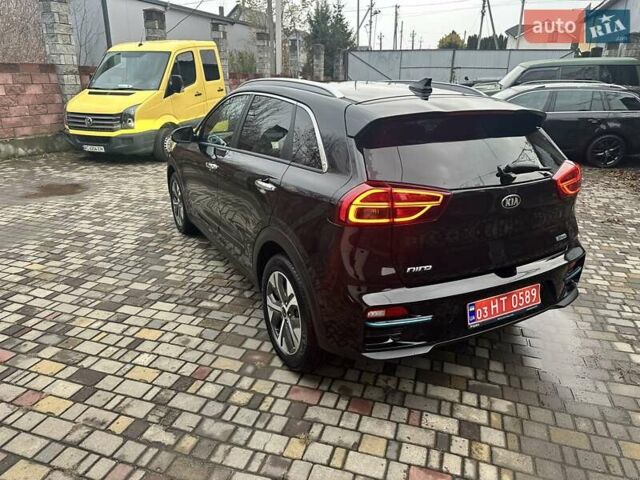 Чорний Кіа Niro, об'ємом двигуна 0 л та пробігом 104 тис. км за 20923 $, фото 6 на Automoto.ua