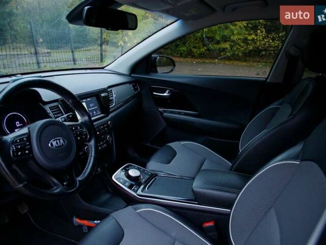 Киа Niro 2020 в Бердичеве на Automoto.ua Черный Киа Niro, объемом двигателя 0 л и пробегом 152 тыс. км за 16450 $, фото 61 на Automoto.ua