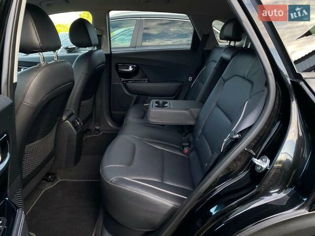 Чорний Кіа Niro, об'ємом двигуна 0 л та пробігом 88 тис. км за 22900 $, фото 54 на Automoto.ua