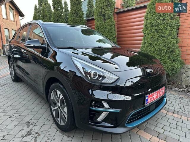 Черный Киа Niro, объемом двигателя 0 л и пробегом 115 тыс. км за 18700 $, фото 2 на Automoto.ua