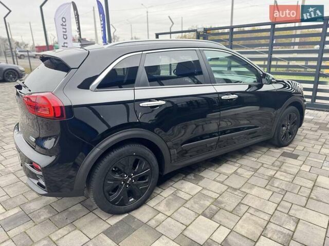 Черный Киа Niro, объемом двигателя 0 л и пробегом 113 тыс. км за 21900 $, фото 2 на Automoto.ua