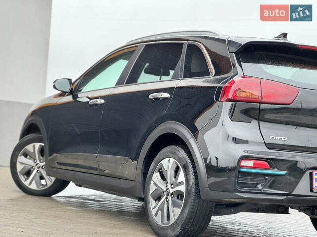 Черный Киа Niro, объемом двигателя 0 л и пробегом 93 тыс. км за 17999 $, фото 13 на Automoto.ua