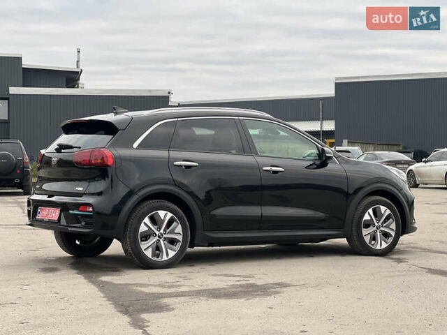 Чорний Кіа Niro, об'ємом двигуна 0 л та пробігом 140 тис. км за 17999 $, фото 8 на Automoto.ua
