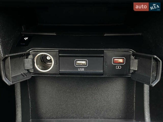 Киа Niro 2020 в Львове на Automoto.ua Черный Киа Niro, объемом двигателя 0 л и пробегом 64 тыс. км за 22700 $, фото 69 на Automoto.ua