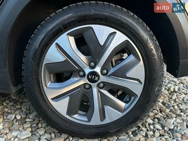 Черный Киа Niro, объемом двигателя 0 л и пробегом 35 тыс. км за 23400 $, фото 30 на Automoto.ua