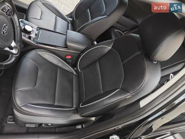 Чорний Кіа Niro, об'ємом двигуна 0 л та пробігом 115 тис. км за 20700 $, фото 29 на Automoto.ua