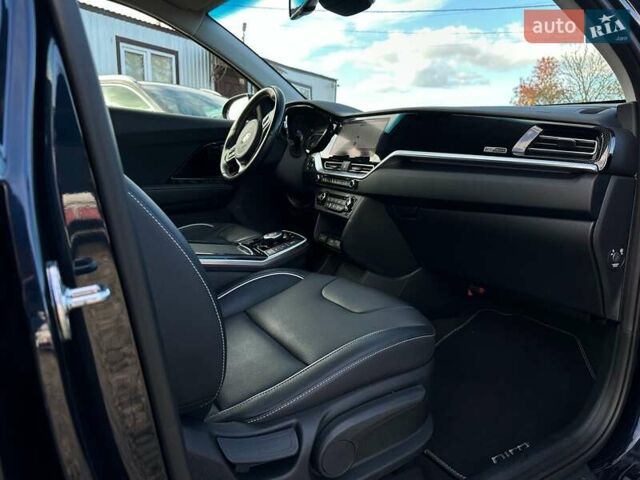 Чорний Кіа Niro, об'ємом двигуна 0 л та пробігом 68 тис. км за 24200 $, фото 87 на Automoto.ua