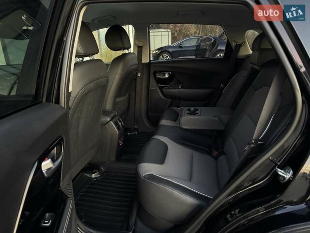 Черный Киа Niro, объемом двигателя 0 л и пробегом 110 тыс. км за 17999 $, фото 58 на Automoto.ua