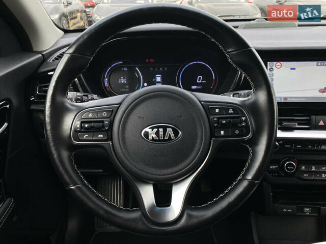 Чорний Кіа Niro, об'ємом двигуна 0 л та пробігом 64 тис. км за 23700 $, фото 45 на Automoto.ua