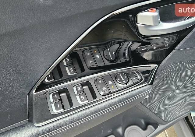 Черный Киа Niro, объемом двигателя 0 л и пробегом 139 тыс. км за 19800 $, фото 12 на Automoto.ua