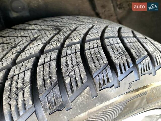 Чорний Кіа Niro, об'ємом двигуна 0 л та пробігом 107 тис. км за 22400 $, фото 23 на Automoto.ua