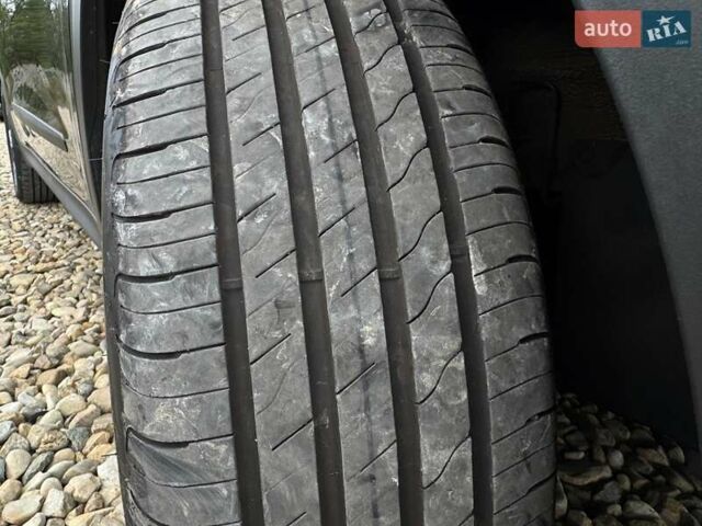 Чорний Кіа Niro, об'ємом двигуна 0 л та пробігом 69 тис. км за 23200 $, фото 28 на Automoto.ua