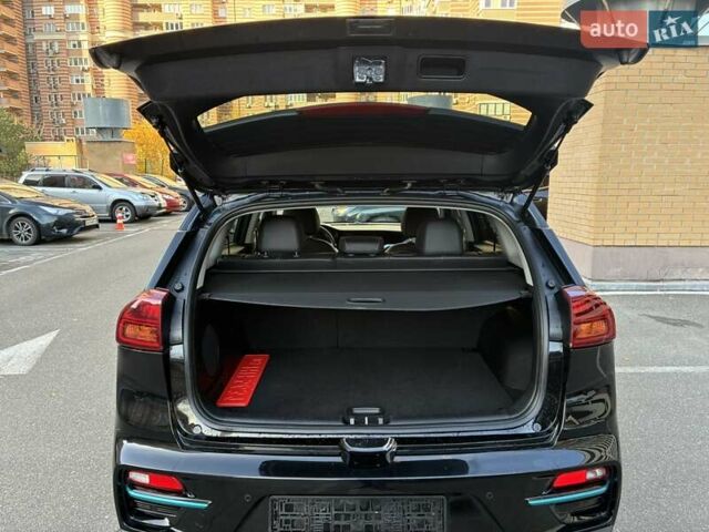 Черный Киа Niro, объемом двигателя 0 л и пробегом 105 тыс. км за 20500 $, фото 44 на Automoto.ua