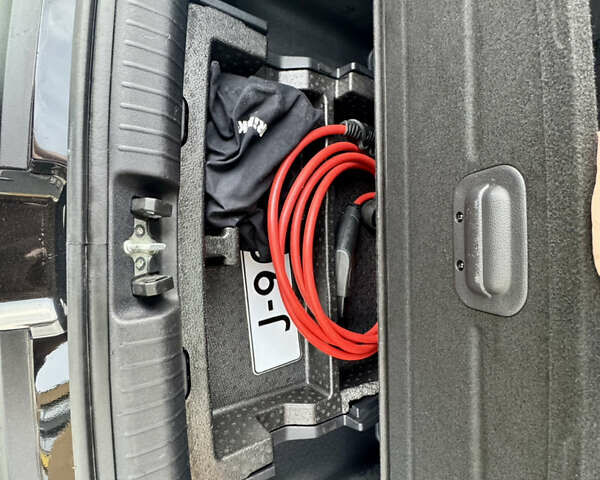 Черный Киа Niro, объемом двигателя 0 л и пробегом 128 тыс. км за 19600 $, фото 17 на Automoto.ua