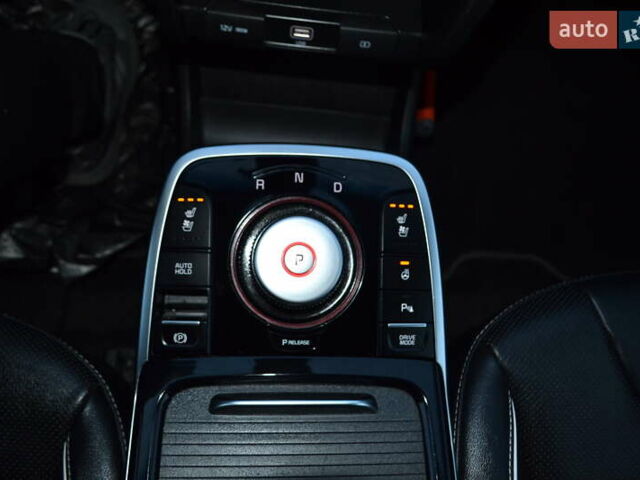 Чорний Кіа Niro, об'ємом двигуна 0 л та пробігом 169 тис. км за 18450 $, фото 57 на Automoto.ua