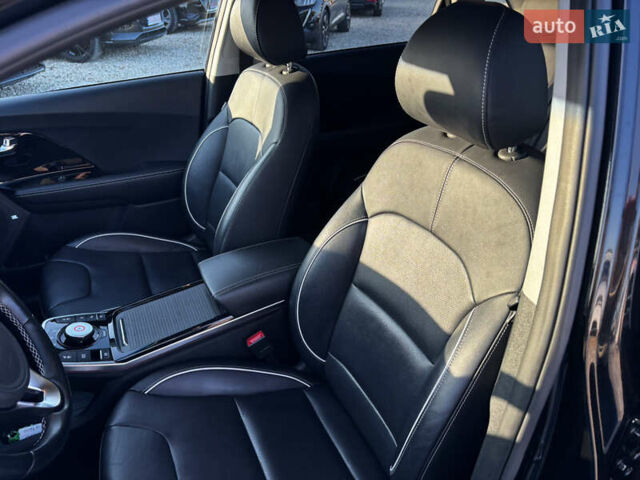 Черный Киа Niro, объемом двигателя 0 л и пробегом 112 тыс. км за 19999 $, фото 21 на Automoto.ua