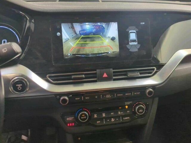 Чорний Кіа Niro, об'ємом двигуна 0 л та пробігом 81 тис. км за 18588 $, фото 8 на Automoto.ua