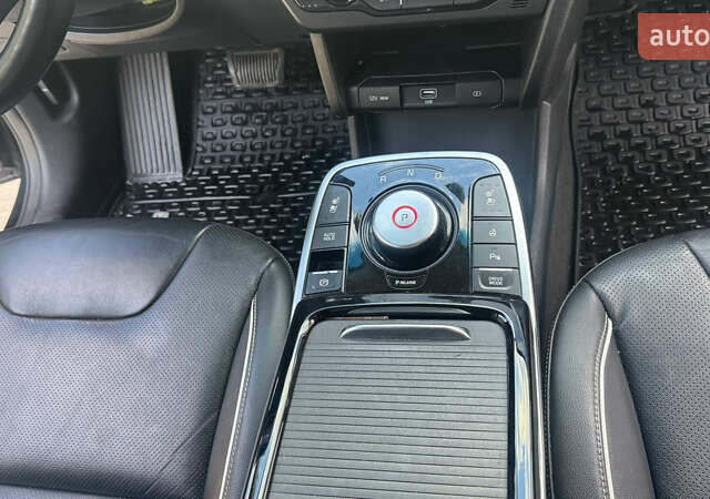 Киа Niro 2020 в Луцке на Automoto.ua Черный Киа Niro, объемом двигателя 0 л и пробегом 155 тыс. км за 19700 $, фото 16 на Automoto.ua