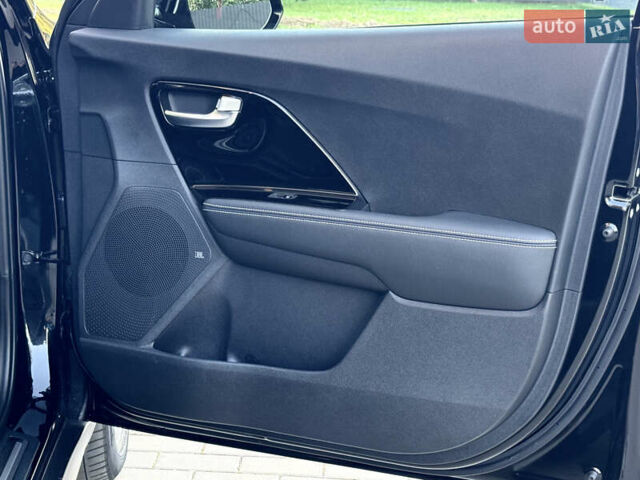 Черный Киа Niro, объемом двигателя 0 л и пробегом 50 тыс. км за 23499 $, фото 73 на Automoto.ua