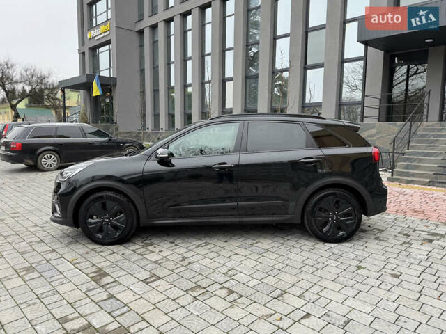 Чорний Кіа Niro, об'ємом двигуна 0 л та пробігом 109 тис. км за 17499 $, фото 8 на Automoto.ua