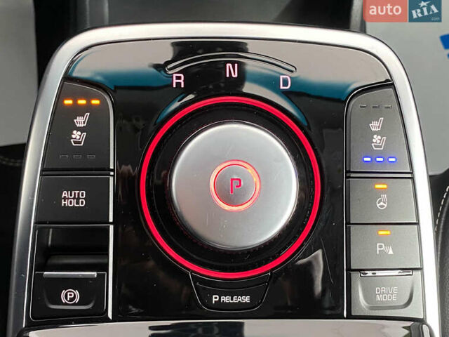 Чорний Кіа Niro, об'ємом двигуна 0 л та пробігом 70 тис. км за 22350 $, фото 29 на Automoto.ua