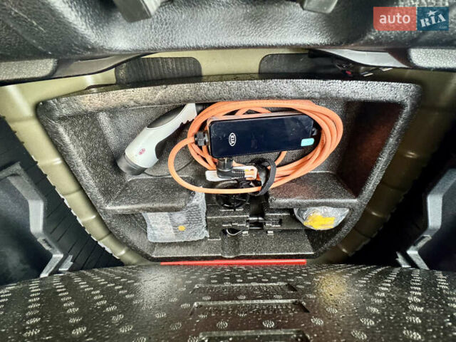 Черный Киа Niro, объемом двигателя 0 л и пробегом 128 тыс. км за 19600 $, фото 18 на Automoto.ua