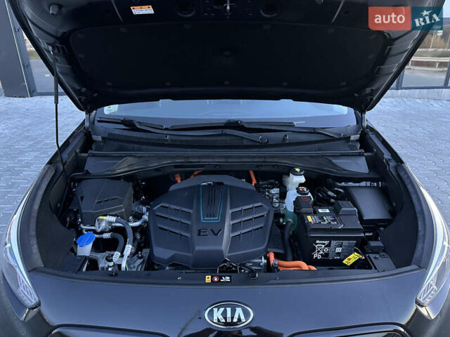 Чорний Кіа Niro, об'ємом двигуна 0 л та пробігом 98 тис. км за 19400 $, фото 56 на Automoto.ua