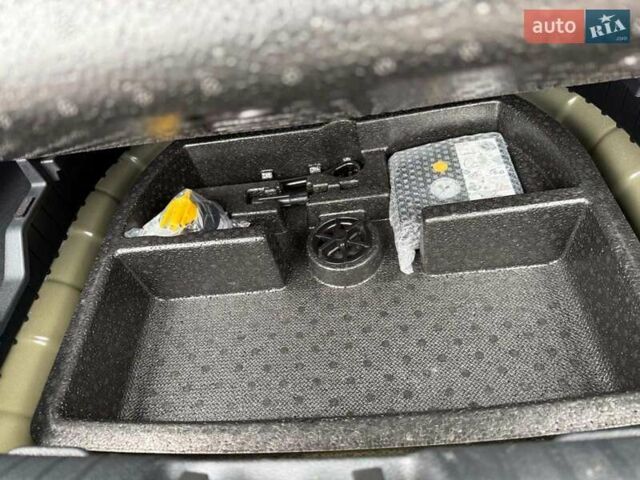 Черный Киа Niro, объемом двигателя 0 л и пробегом 84 тыс. км за 19500 $, фото 17 на Automoto.ua