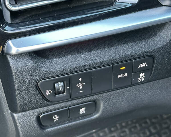 Черный Киа Niro, объемом двигателя 0 л и пробегом 112 тыс. км за 18750 $, фото 57 на Automoto.ua