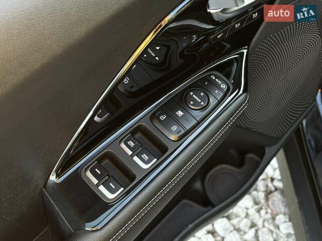 Черный Киа Niro, объемом двигателя 0 л и пробегом 112 тыс. км за 19999 $, фото 16 на Automoto.ua