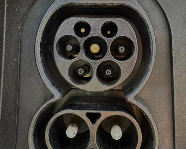 Чорний Кіа Niro, об'ємом двигуна 0 л та пробігом 69 тис. км за 23200 $, фото 29 на Automoto.ua