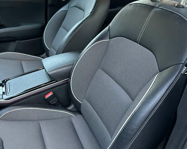 Черный Киа Niro, объемом двигателя 0 л и пробегом 112 тыс. км за 18750 $, фото 53 на Automoto.ua