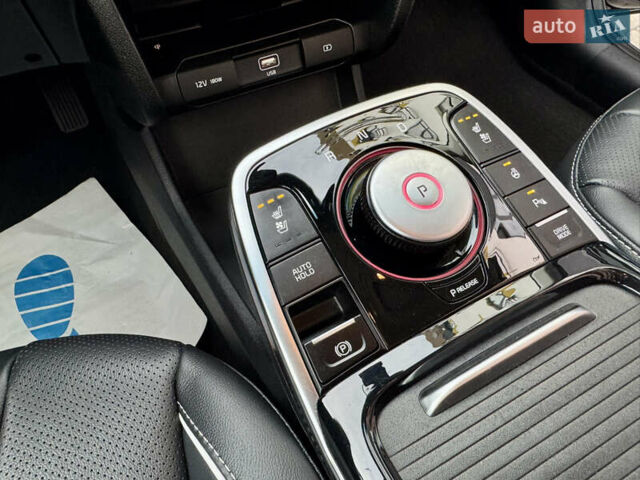Черный Киа Niro, объемом двигателя 0 л и пробегом 128 тыс. км за 19600 $, фото 47 на Automoto.ua
