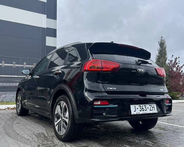 Чорний Кіа Niro, об'ємом двигуна 0 л та пробігом 81 тис. км за 19999 $, фото 4 на Automoto.ua